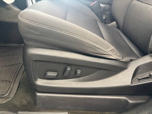Used 2018 Chevrolet Silverado 1500 LT w/ LT Eassist Package AWD/4WD image 24