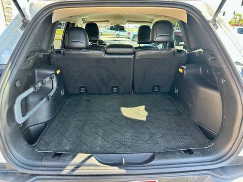 Used 2014 Jeep Cherokee Trailhawk w/ Cold Weather Group image 7