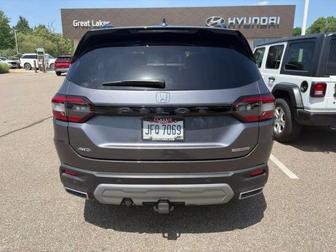 Used 2023 Honda Pilot Touring image 5