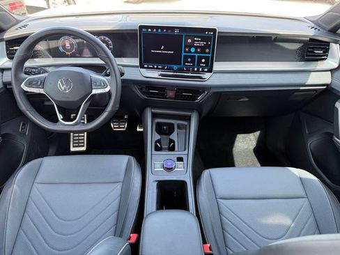 Used 2025 Volkswagen Tiguan SE R-Line AWD/4WD image 27