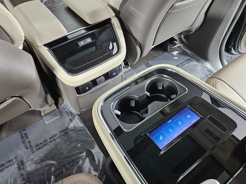 Used 2022 Lincoln Navigator Reserve image 24