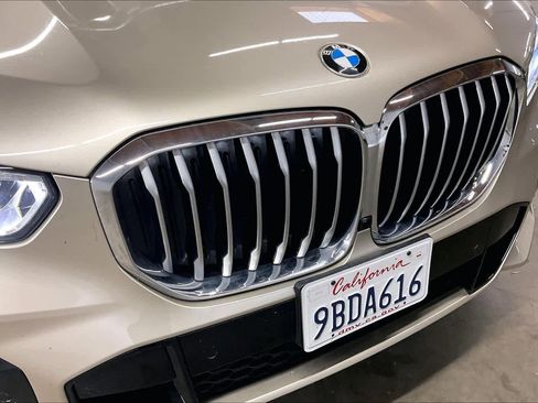 Used 2019 BMW X5 xDrive50i w/ M Sport Package image 32