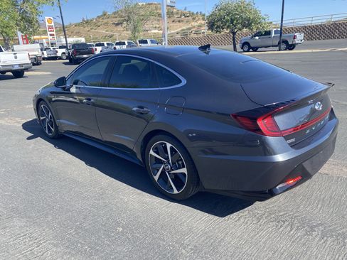 Used 2021 Hyundai Sonata SEL Plus w/ Tech Package FWD image 2
