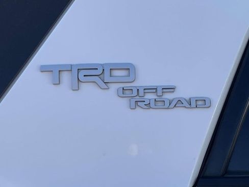 Used 2017 Toyota 4Runner TRD Off-Road AWD/4WD image 10