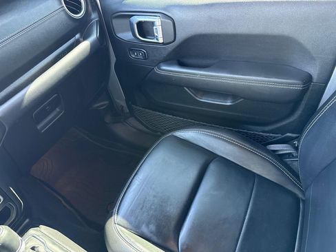 Used 2021 Jeep Gladiator Overland w/ Popular Equipment Package image 15