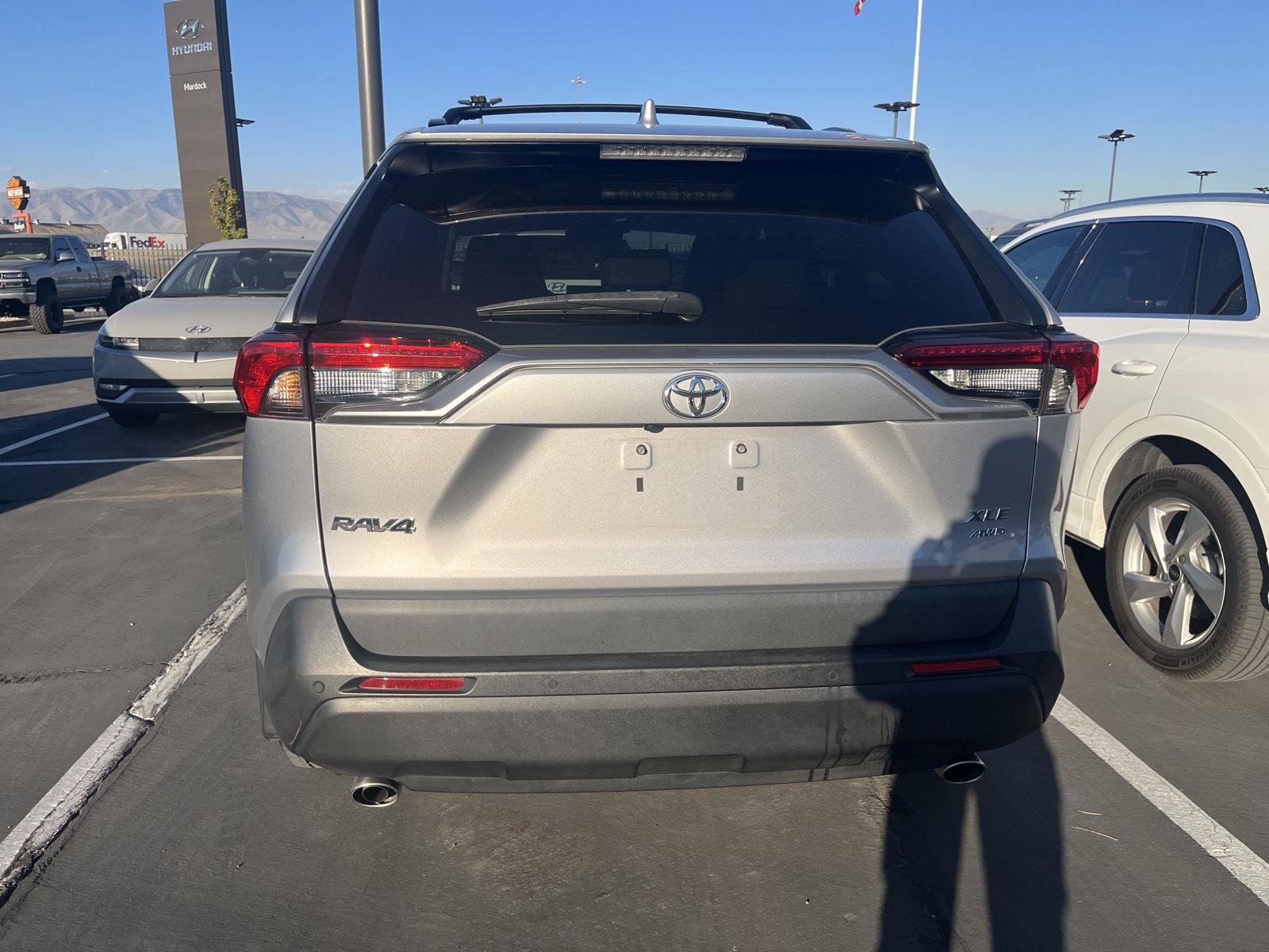 Used 2021 Toyota RAV4 XLE Premium AWD/4WD image 4