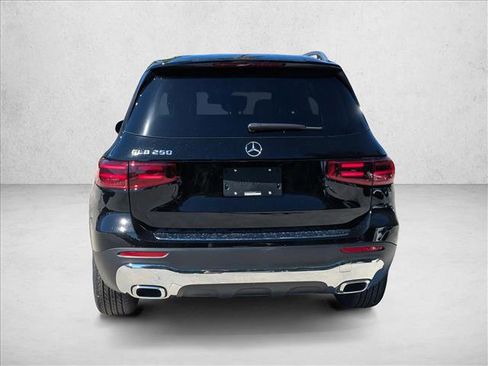 Used 2026 Mercedes-Benz GLB 250 image 7