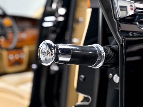 Used 2013 Rolls-Royce Phantom Sedan RWD image 55