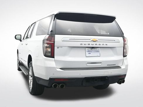 Used 2023 Chevrolet Suburban Premier image 9