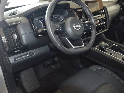 Used 2025 Nissan Pathfinder SV w/ SV Premium Package AWD/4WD image 36