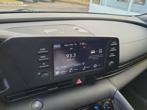 Used 2025 Hyundai Elantra Sport FWD image 19