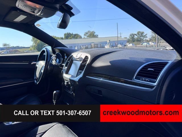 Used 2013 Chrysler 300 C RWD image 9