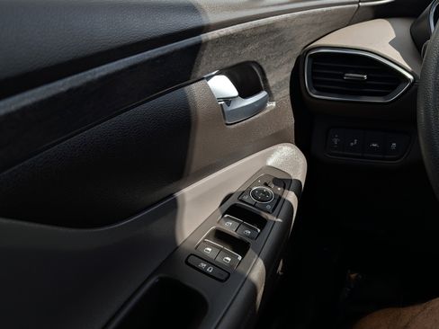 Used 2020 Hyundai Santa Fe SEL image 23