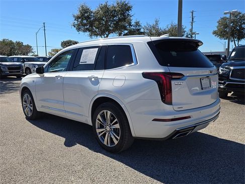 Used 2023 Cadillac XT6 Premium Luxury image 6