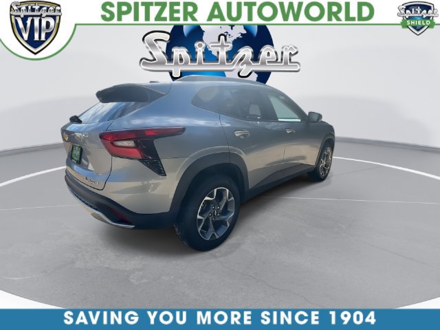 Used 2024 Chevrolet Trax LT FWD image 14