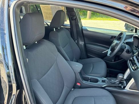 Used 2024 Toyota Corolla Cross LE w/ Moonroof Package AWD/4WD image 34