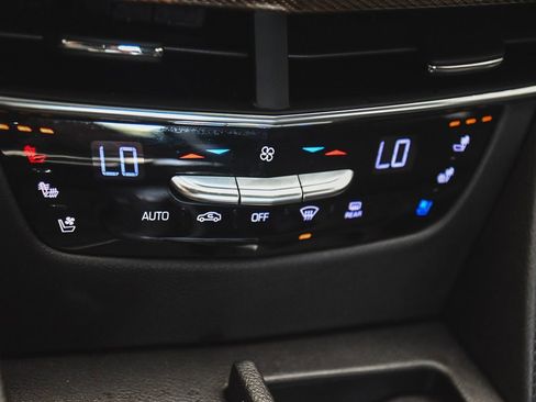 Used 2018 Cadillac CT6 Luxury image 32