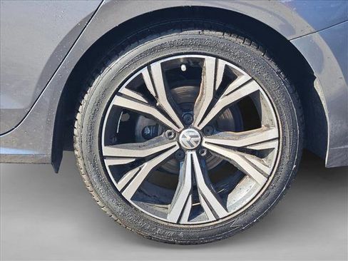 Used 2021 Volkswagen Passat 2.0T SE image 5