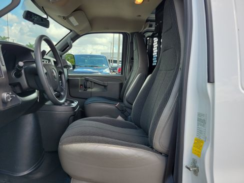 Used 2024 GMC Savana 2500 w/ Driver Convenience Package RWD image 16