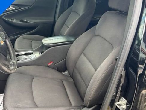 Used 2019 Chevrolet Malibu LT FWD image 12