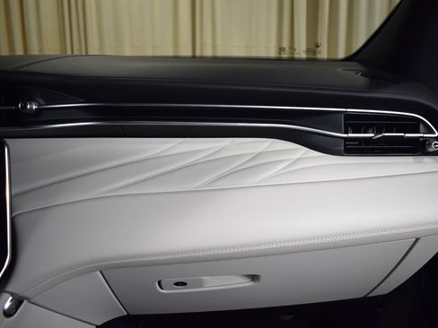 Certified 2024 Maserati Grecale GT image 26