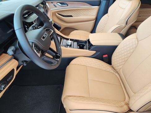 New 2026 Jeep Grand Cherokee Summit AWD/4WD image 11