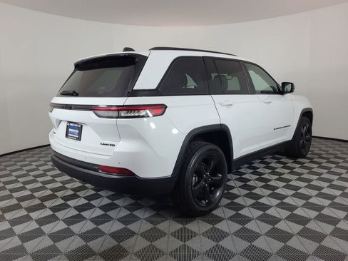 Used 2023 Jeep Grand Cherokee Limited w/ Black Appearance Package image 3