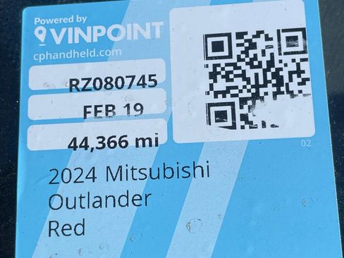 Used 2024 Mitsubishi Outlander SE image 3