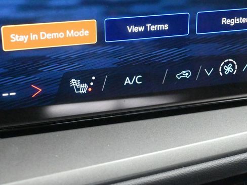 New 2026 Chevrolet Traverse LT image 23