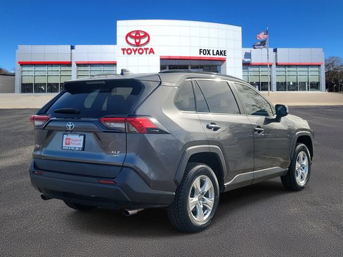 Used 2021 Toyota RAV4 XLE image 4