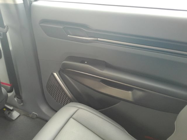 Used 2024 Kia EV9 Light Long Range RWD image 35
