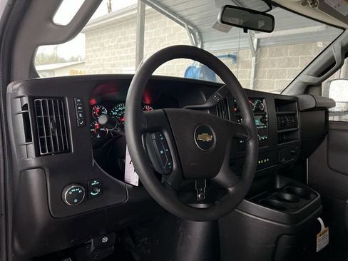 New 2026 Chevrolet Express 3500 LS image 10