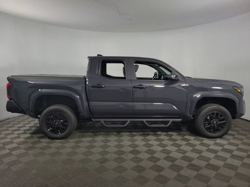 Used 2025 Toyota Tacoma SR AWD/4WD image 10