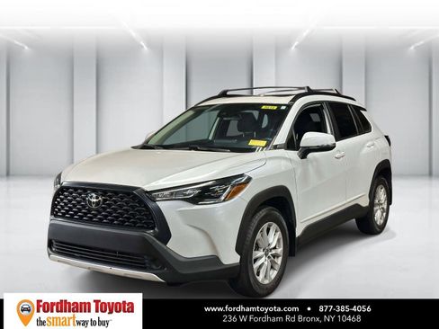 Used 2022 Toyota Corolla Cross LE w/ Moonroof Package image 8