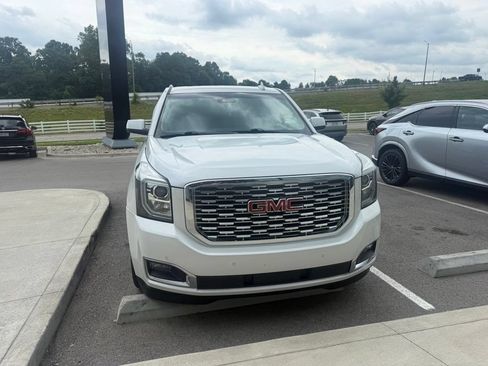 Used 2020 GMC Yukon Denali w/ Denali Ultimate Package AWD/4WD image 2