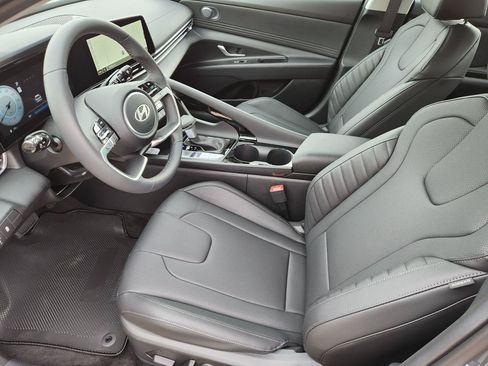 New 2026 Hyundai Elantra Limited FWD image 10