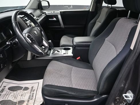 Used 2016 Toyota 4Runner SR5 AWD/4WD image 14