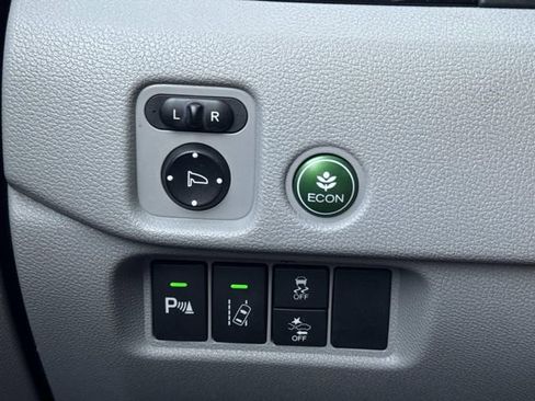 Used 2016 Honda Pilot Touring image 22