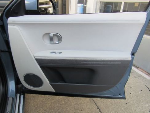 Used 2023 Hyundai Ioniq 5 Limited image 22