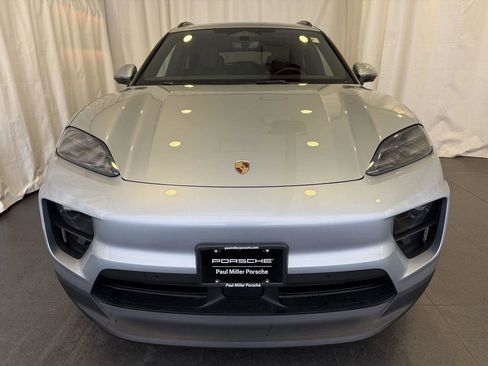 Certified 2025 Porsche Macan 4S Electric AWD/4WD image 6