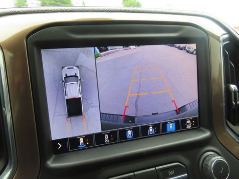 Used 2020 Chevrolet Silverado 2500 High Country w/ Technology Package AWD/4WD image 33
