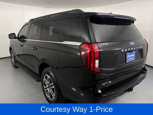 Used 2025 Ford Expedition Max Active AWD/4WD image 8