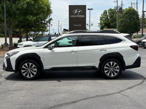 Used 2024 Subaru Outback Touring AWD/4WD image 3