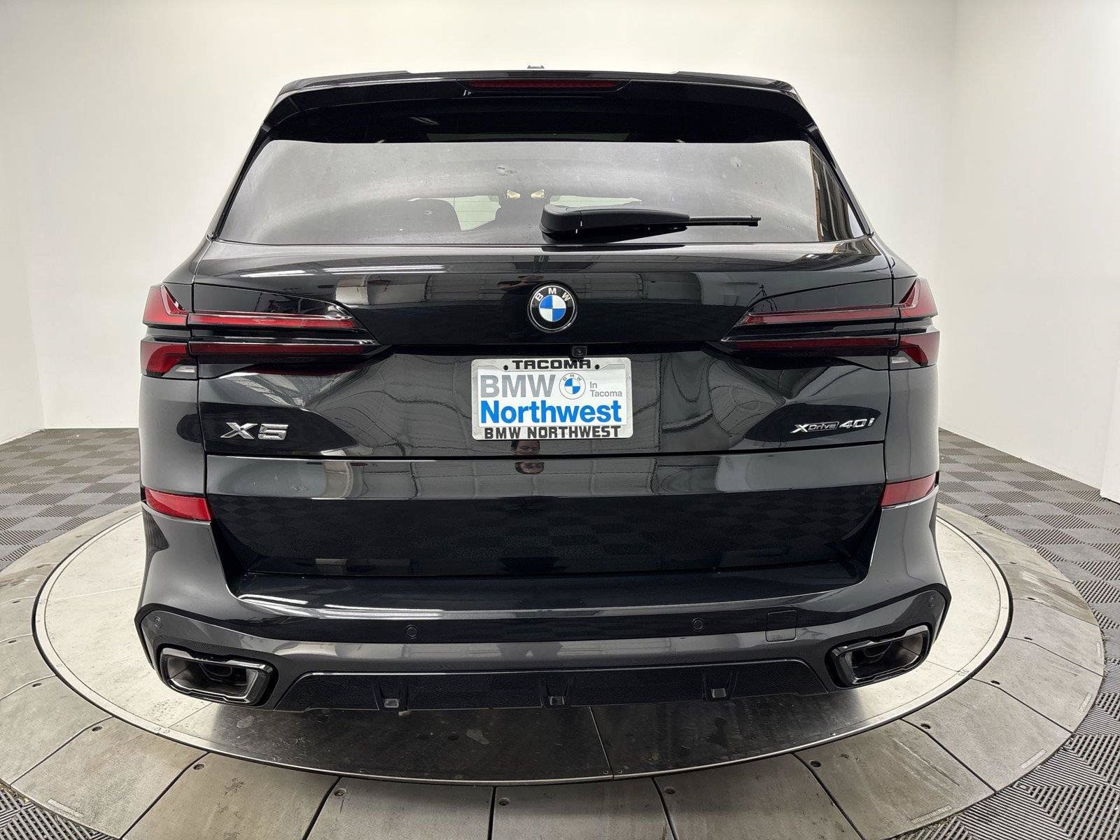 New 2026 BMW X5 xDrive40i w/ M Sport Package AWD/4WD image 15
