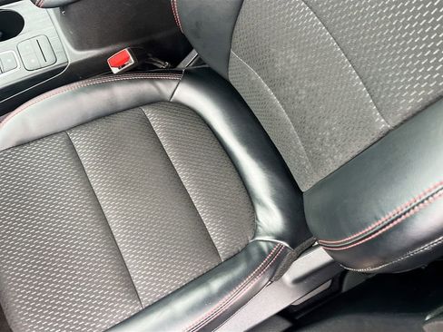 Used 2025 Ford Escape ST-Line FWD image 19