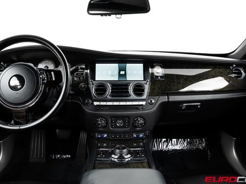 Used 2016 Rolls-Royce Wraith RWD image 21