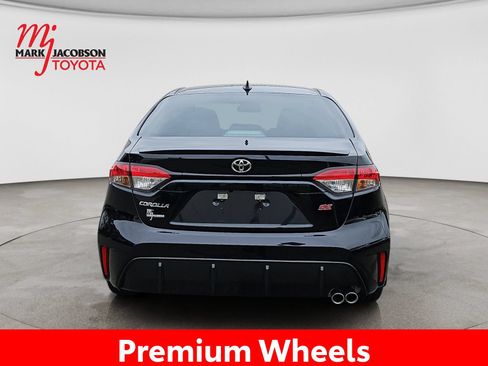 Used 2026 Toyota Corolla SE FWD image 11