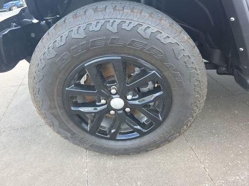 Used 2023 Jeep Gladiator Sport AWD/4WD image 22