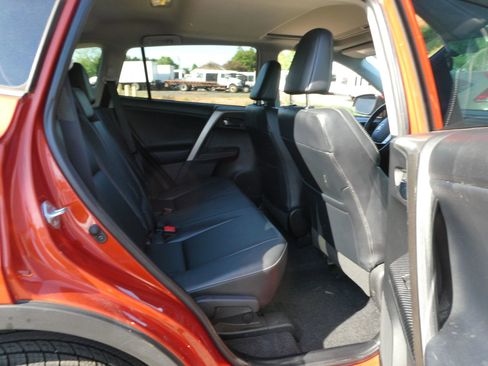 Used 2015 Toyota RAV4 Limited image 29