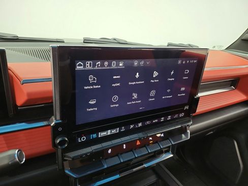Used 2026 GMC Hummer EV 4x4 Crew Cab w/ Carbon Fiber Edition Package image 14
